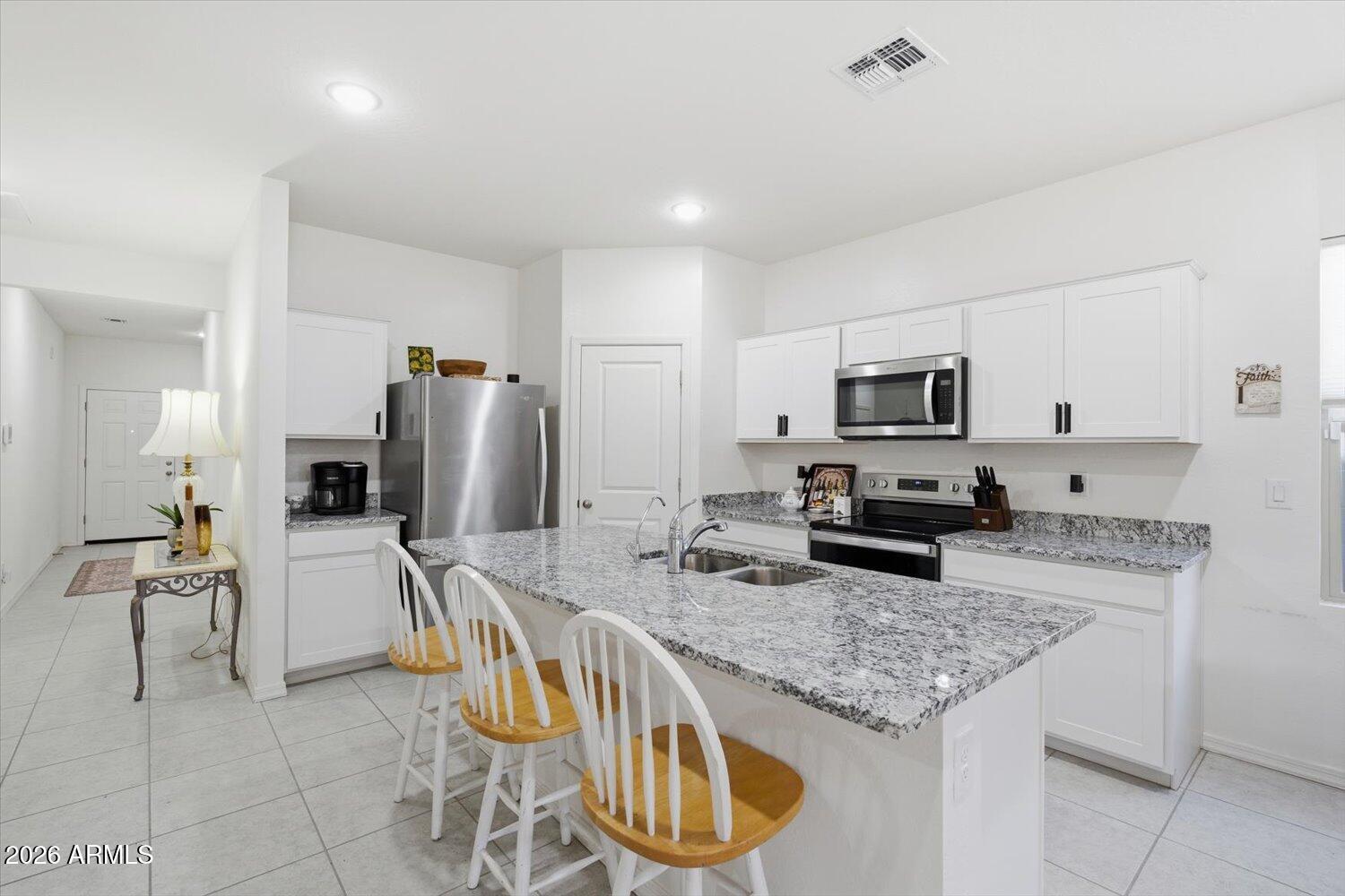 47661 West Old Timer Road Maricopa, AZ 85139 - Photo 5 of 24 kitchen