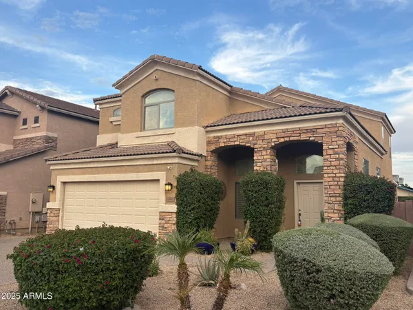 $2,995 | 17633 North 41st Street, Phoenix, AZ 85032