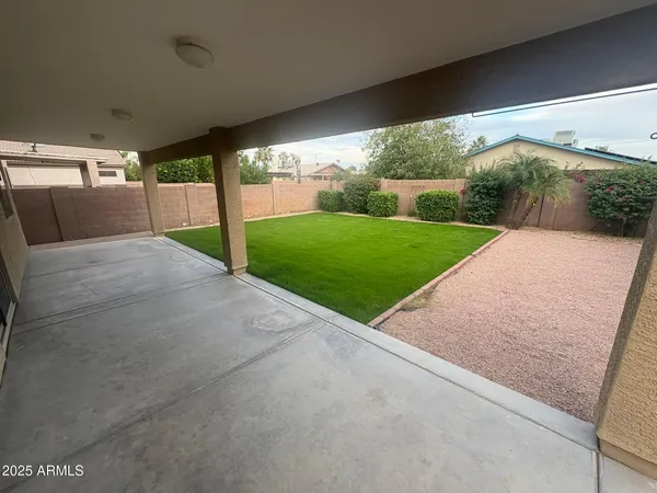 $3,005 | 17633 North 41st Street, Phoenix, AZ 85032