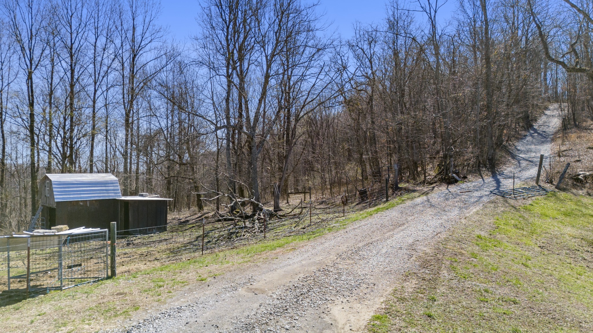 1480 Gravel Hill Road Bethpage, TN 37022 - Photo 24 of 26 a backyard of a house with table and chairs