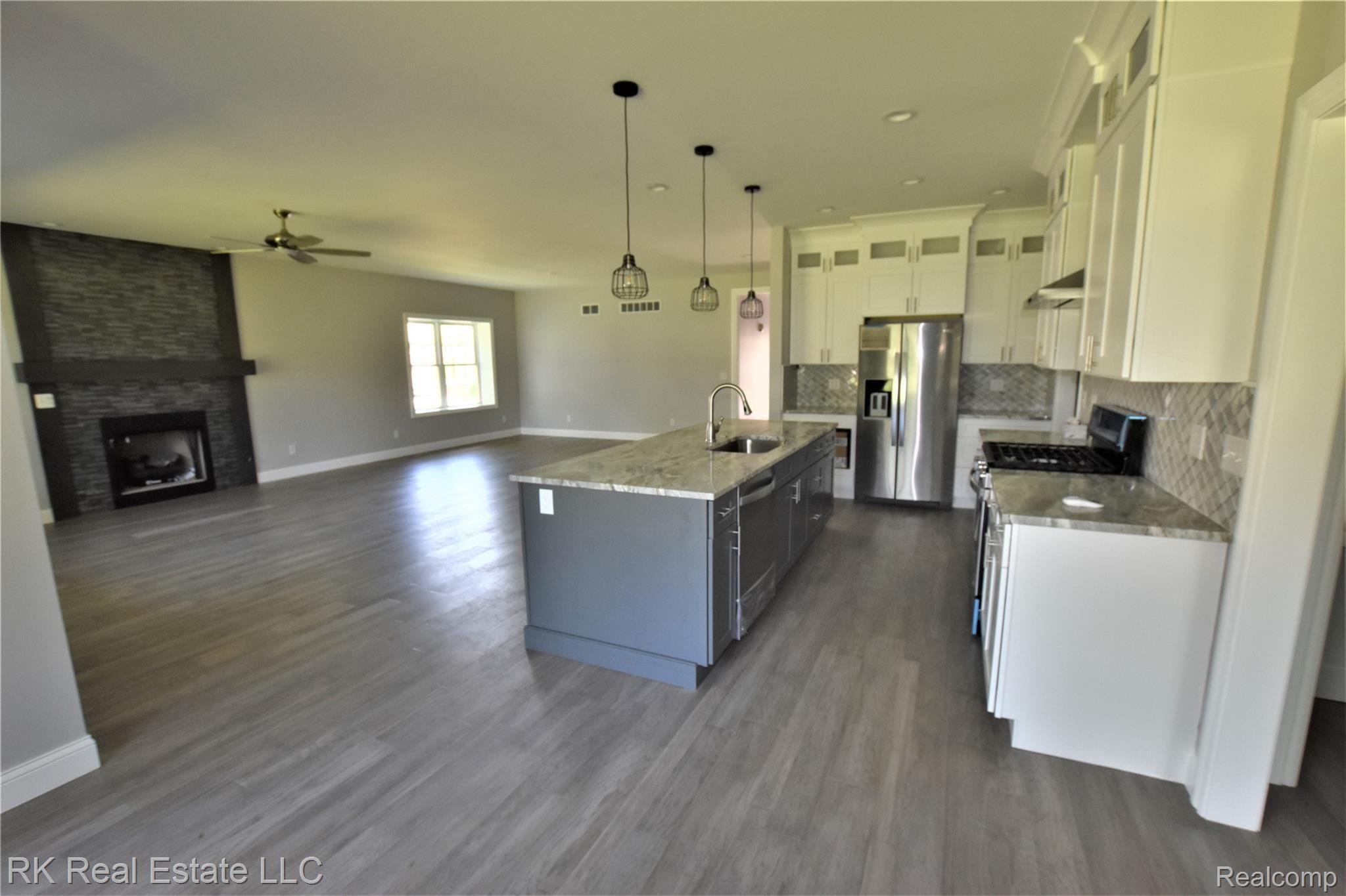 58635 Lind Road Washington, MI 48094 - Photo 3 of 23 DSC_0300.JPG