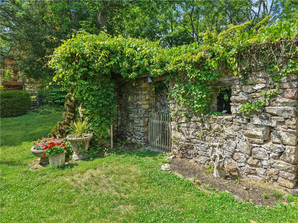 1867 Old Mill Road Bethlehem, PA 18015 - Photo 25 of 35 Gallery Image 25