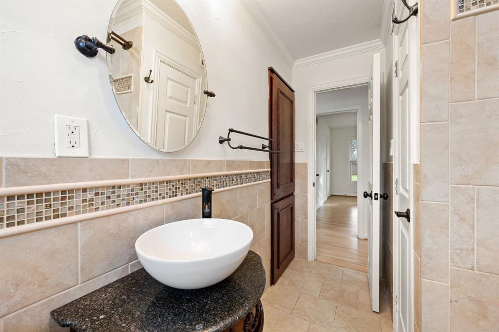 308 Wanda Way Hurst, TX 76053 - Photo 19 of 31