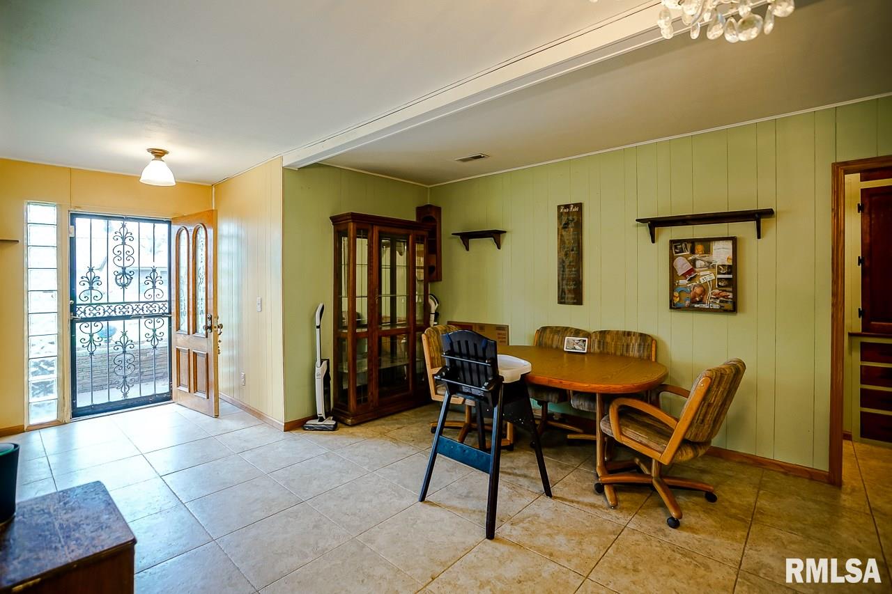 1400 Sheridan Road Pekin, IL 61554 - Photo 7 of 26