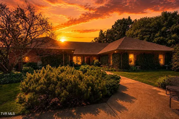 $1,095,000 | 850 Belleair Lane, Bristol, VA 24201