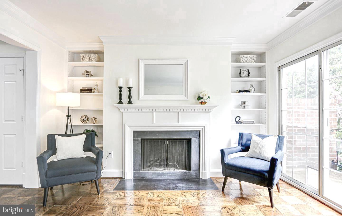 3251 Sutton Place Northwest, Unit B Washington, DC 20016 - Photo 5 of 34 LR has a wood burning fireplace