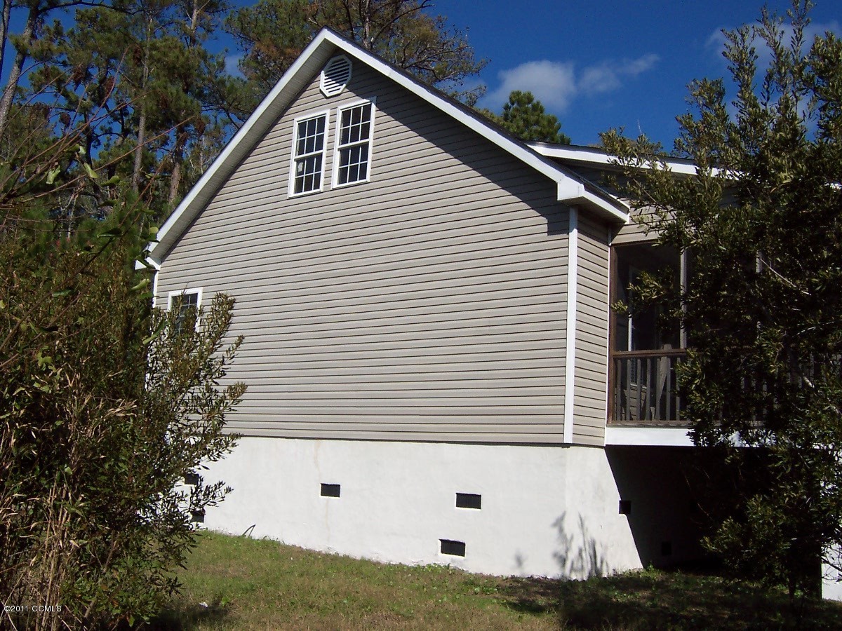 226 Community Road Davis, NC 28524 - Photo 21 of 25 Side of house