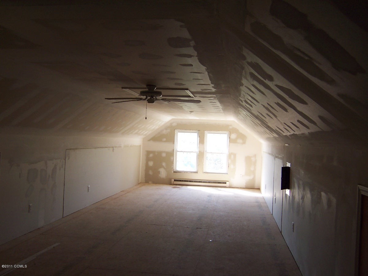 226 Community Road Davis, NC 28524 - Photo 10 of 25 Just needs paint and carpet