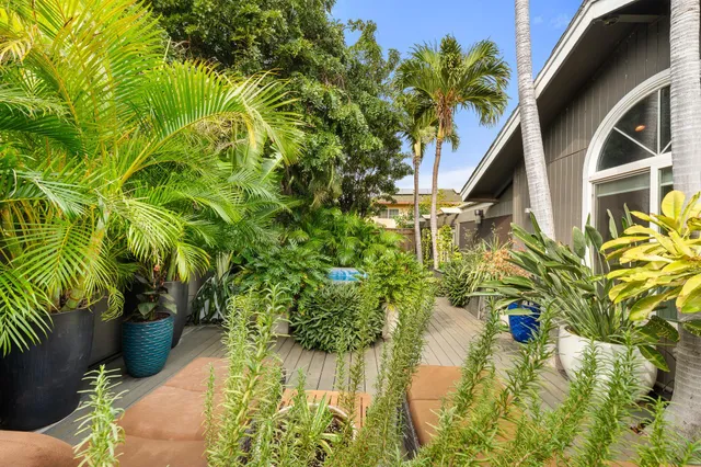 $1,200,000 | 264 Palanehe Street, Kihei, HI 96753