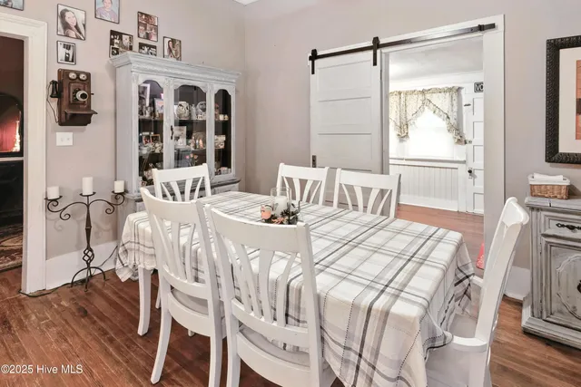 $415,000 | 207 South Walker Street, Burgaw, NC 28425