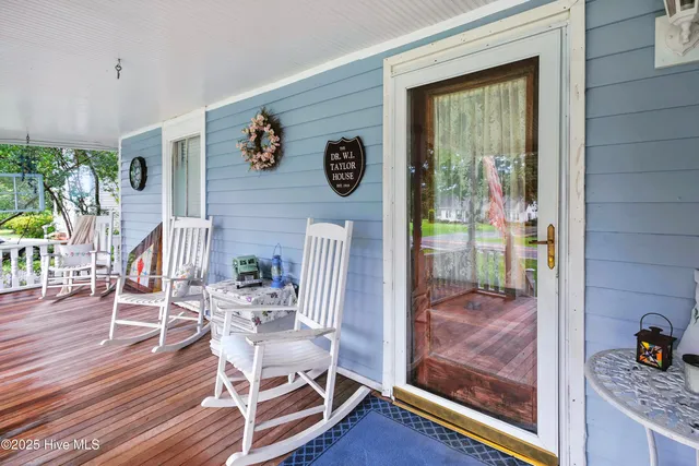 $415,000 | 207 South Walker Street, Burgaw, NC 28425