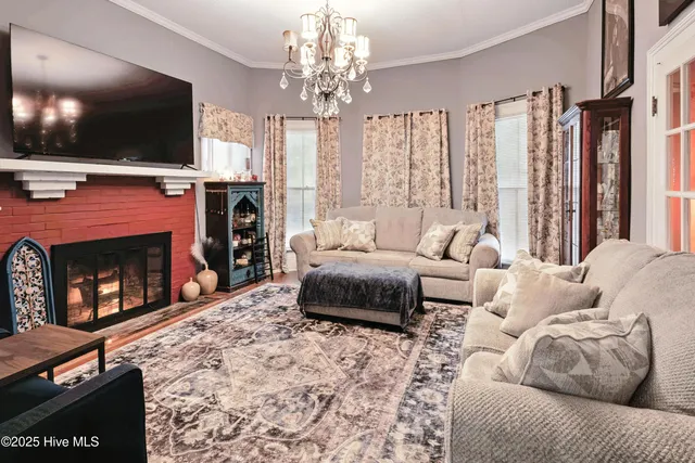 $415,000 | 207 South Walker Street, Burgaw, NC 28425