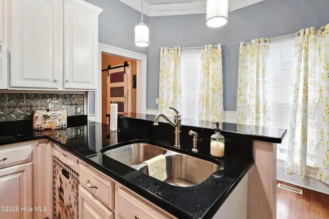 $415,000 | 207 South Walker Street, Burgaw, NC 28425