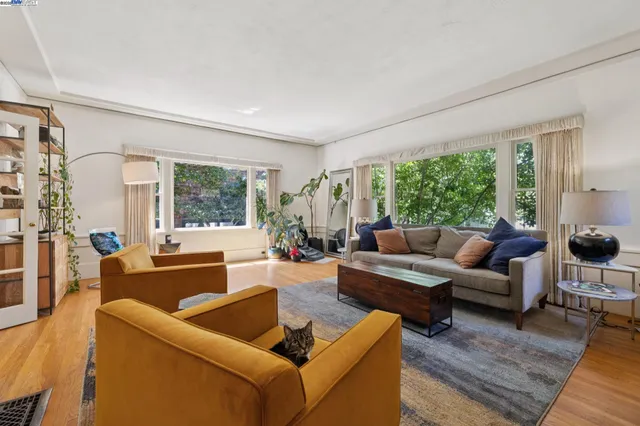 $995,000 | 2825 Piedmont Avenue, Berkeley, CA 94705