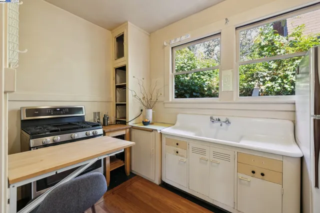 $995,000 | 2825 Piedmont Avenue, Berkeley, CA 94705