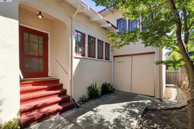 $995,000 | 2825 Piedmont Avenue, Berkeley, CA 94705