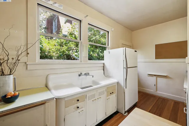 $995,000 | 2825 Piedmont Avenue, Berkeley, CA 94705