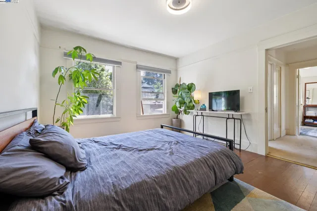 $995,000 | 2825 Piedmont Avenue, Berkeley, CA 94705