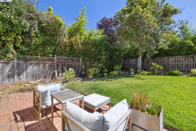 $995,000 | 2825 Piedmont Avenue, Berkeley, CA 94705