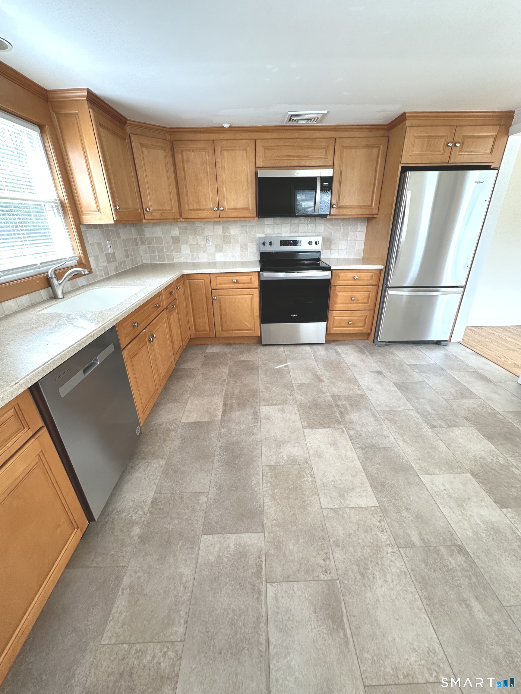 20 Rockmere Road Norwalk, CT 06851 - Photo 13 of 29