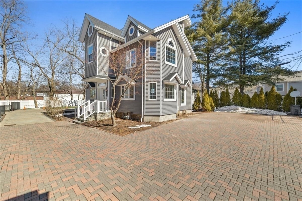 39 Spring Street Boston, MA 02132 - Photo 22 of 25 Gallery Image 22
