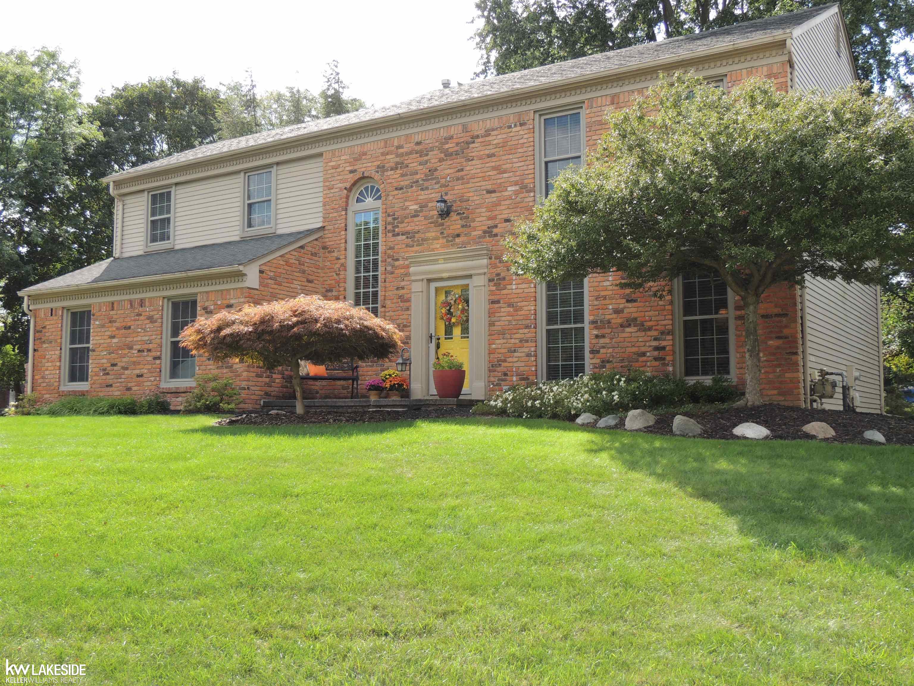 900 Ravine Terrace Drive Rochester Hills, MI 48307 - Photo 1 of 66