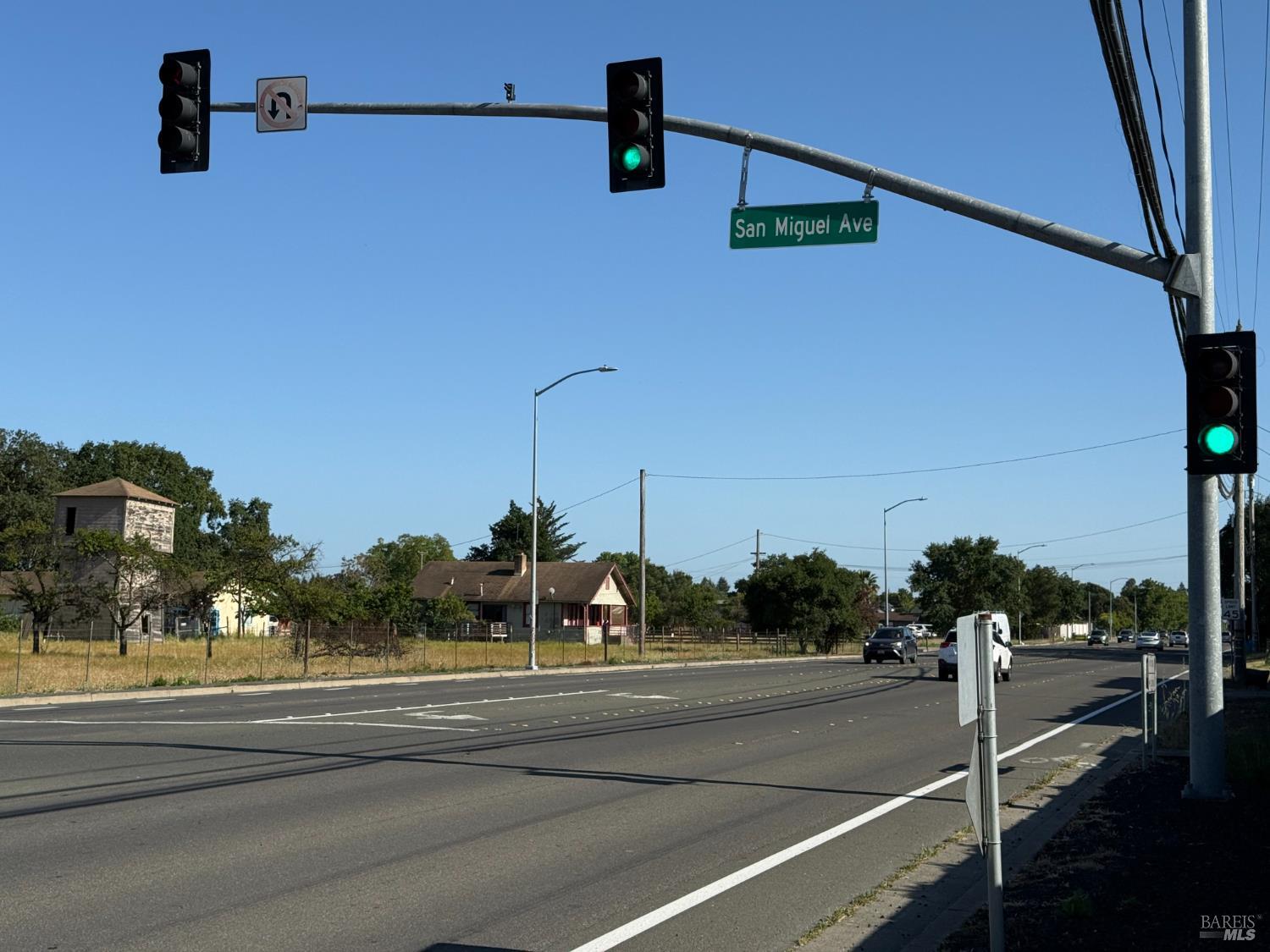 2082 Fulton Road Santa Rosa, CA 95403 - Photo 3 of 28 a view of street light