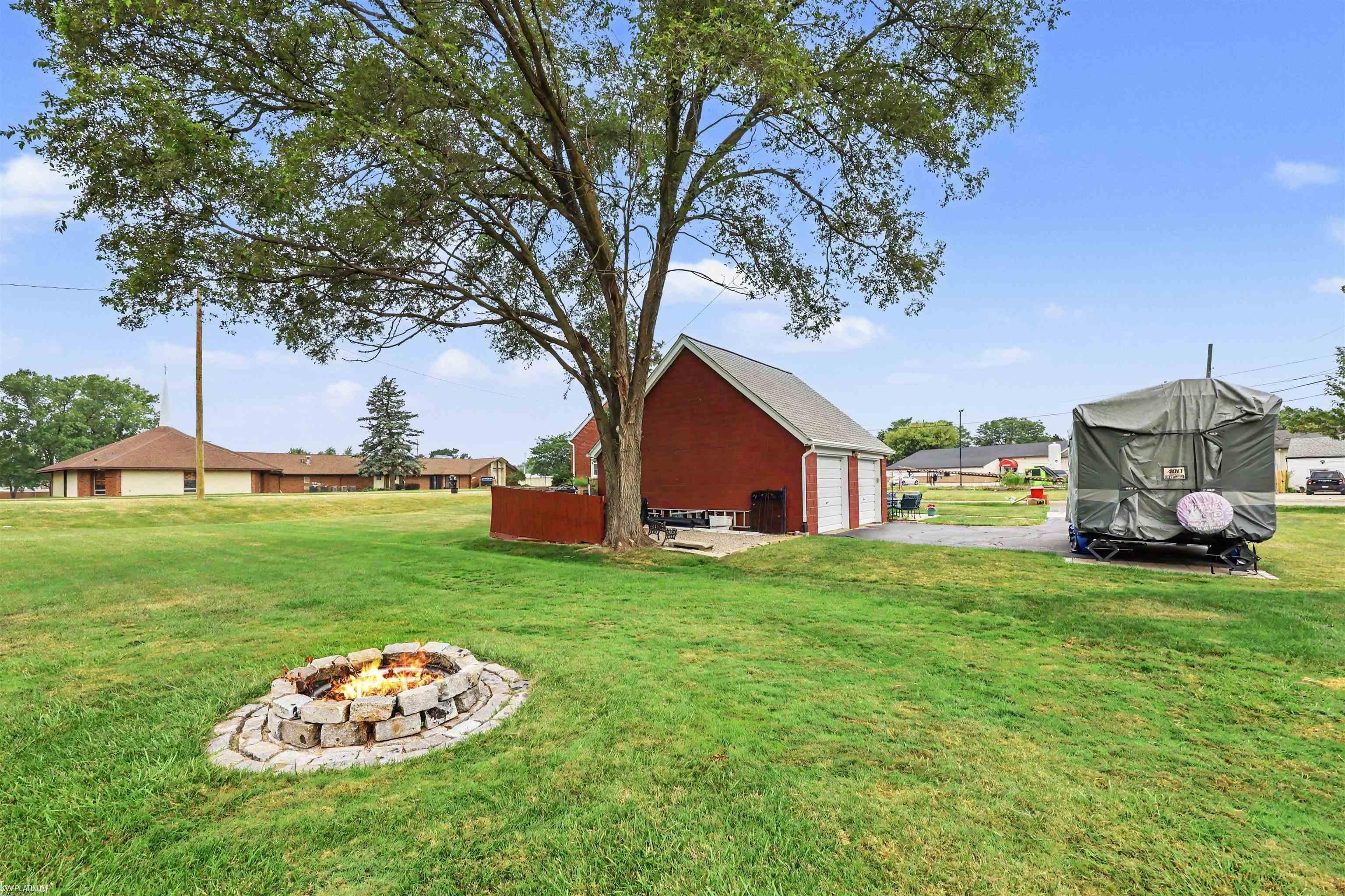 35746 Utica Road Clinton Township, MI 48035 - Photo 5 of 36 Gallery Image 5