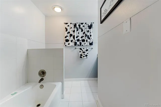 $925,000 | 39592 County Road 18, Roggen, CO 80652