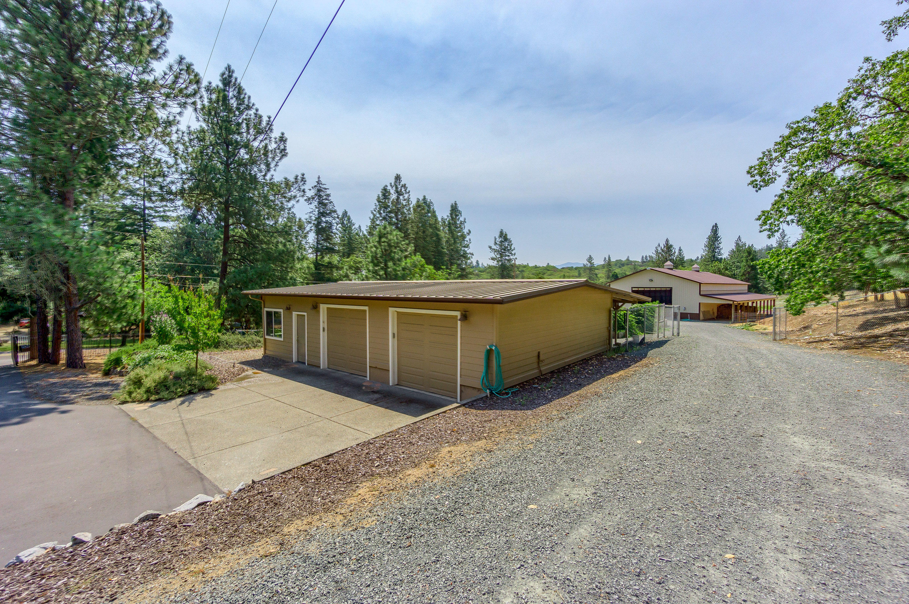 3207 Old Military Road Central Point, OR 97502 - Photo 40 of 52 40