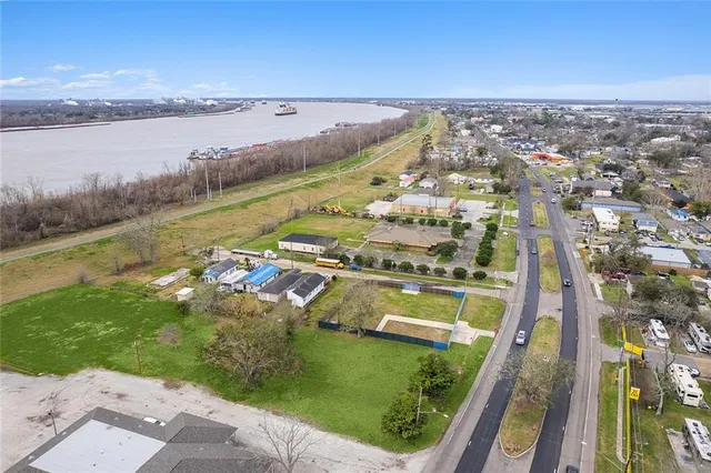 $995,000 | 11204 Jefferson Highway, River Ridge, LA 70123