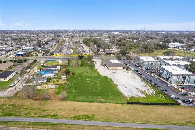 $995,000 | 11204 Jefferson Highway, River Ridge, LA 70123