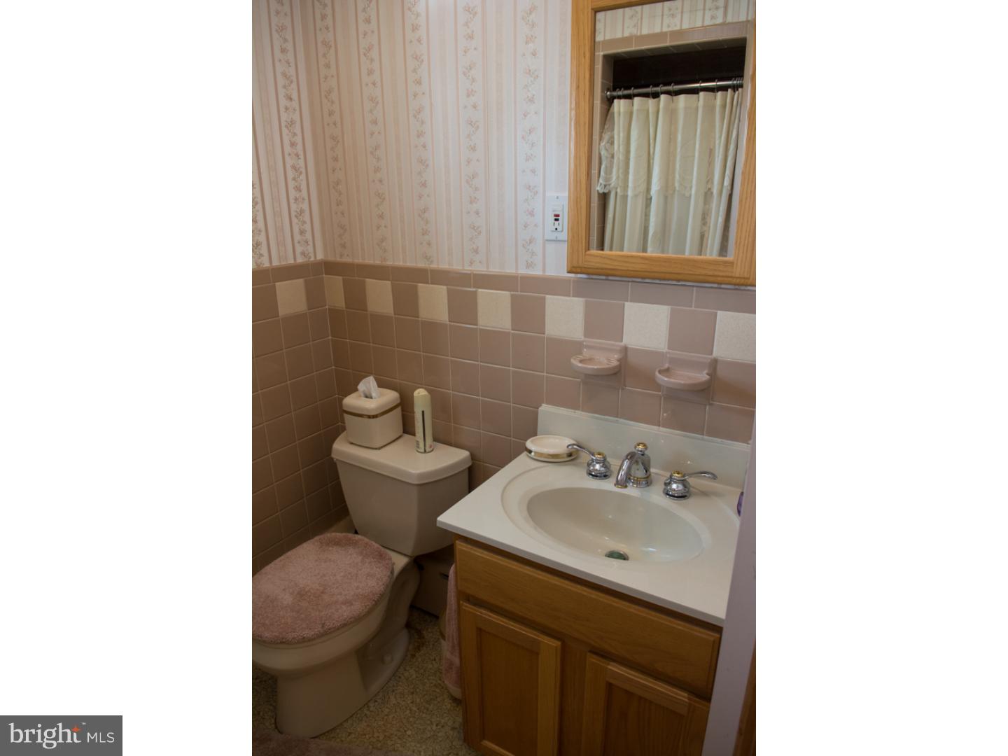 4072 Lime Kiln Road Allentown, PA 18104 - Photo 2 of 22