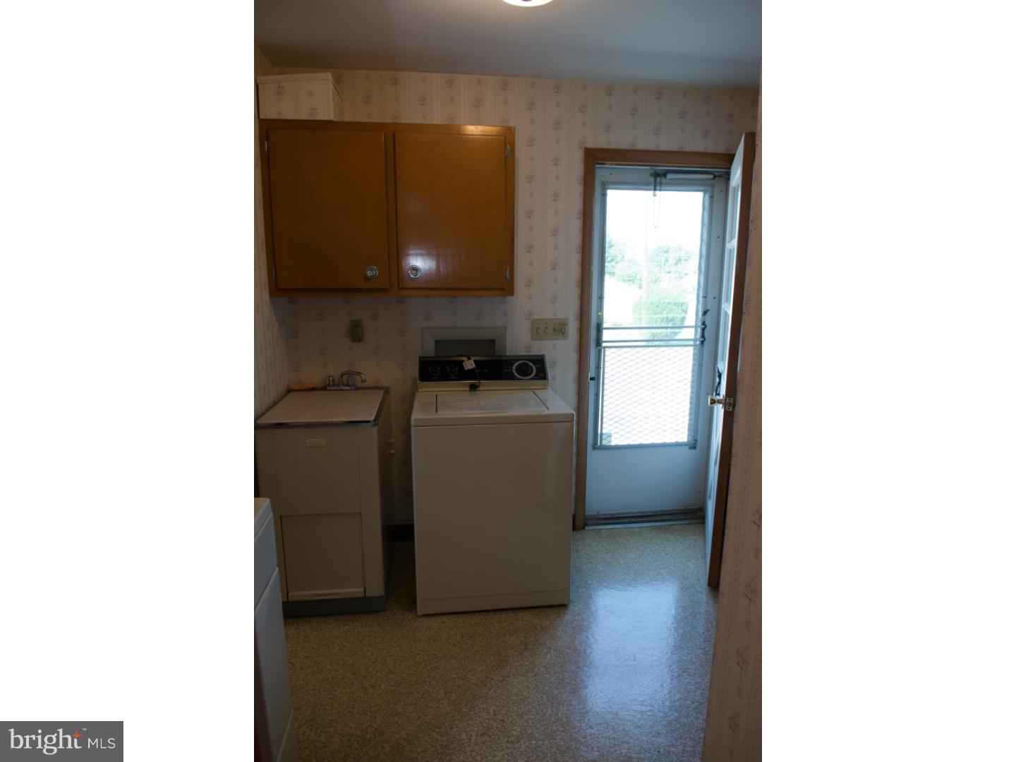 4072 Lime Kiln Road Allentown, PA 18104 - Photo 3 of 22