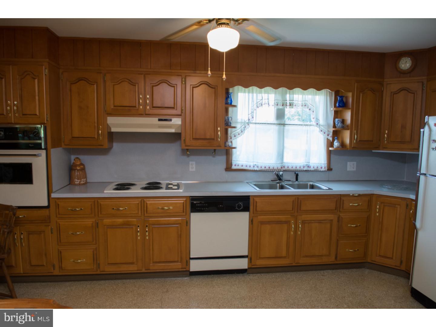 4072 Lime Kiln Road Allentown, PA 18104 - Photo 7 of 22