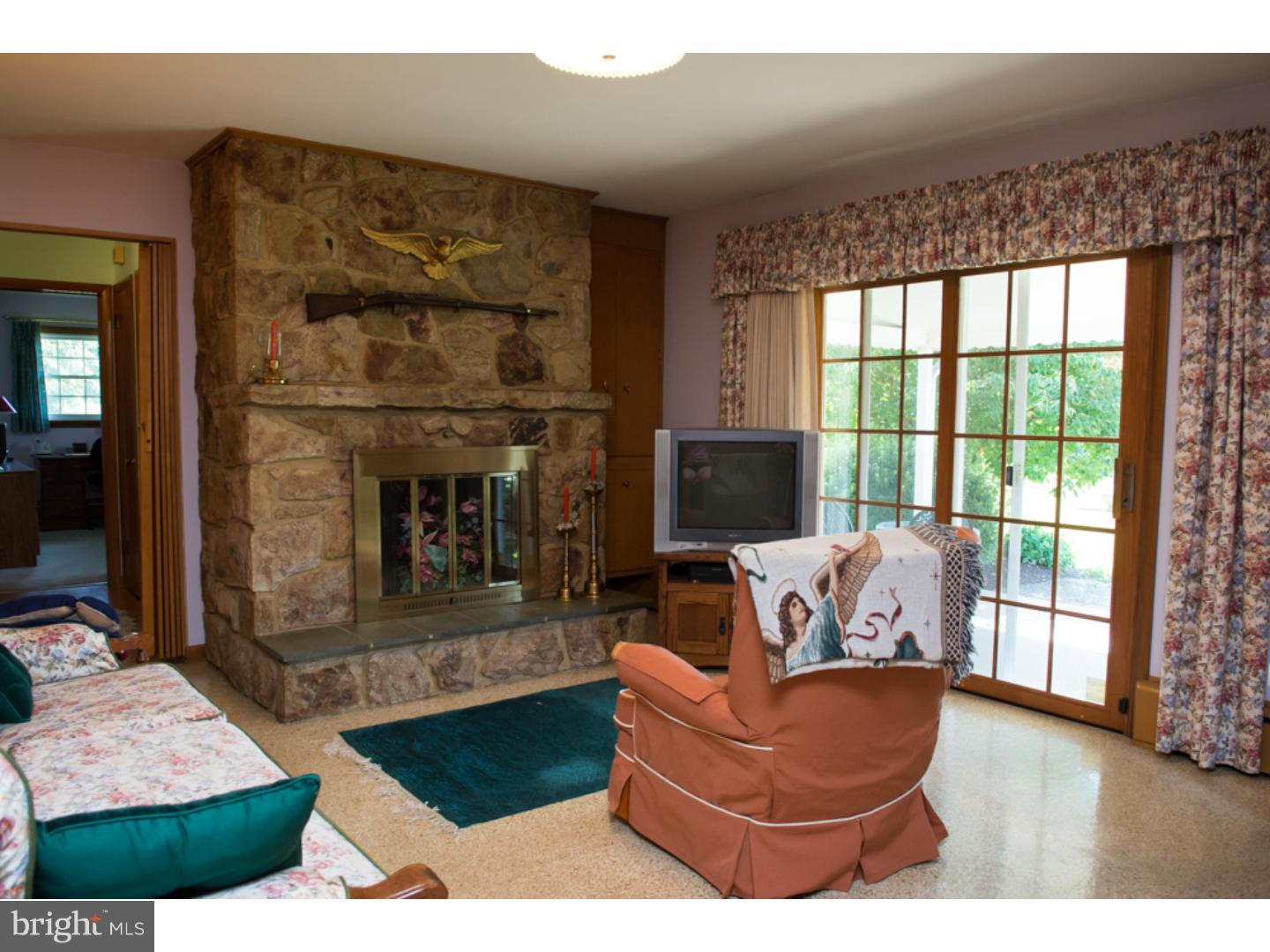 4072 Lime Kiln Road Allentown, PA 18104 - Photo 9 of 22