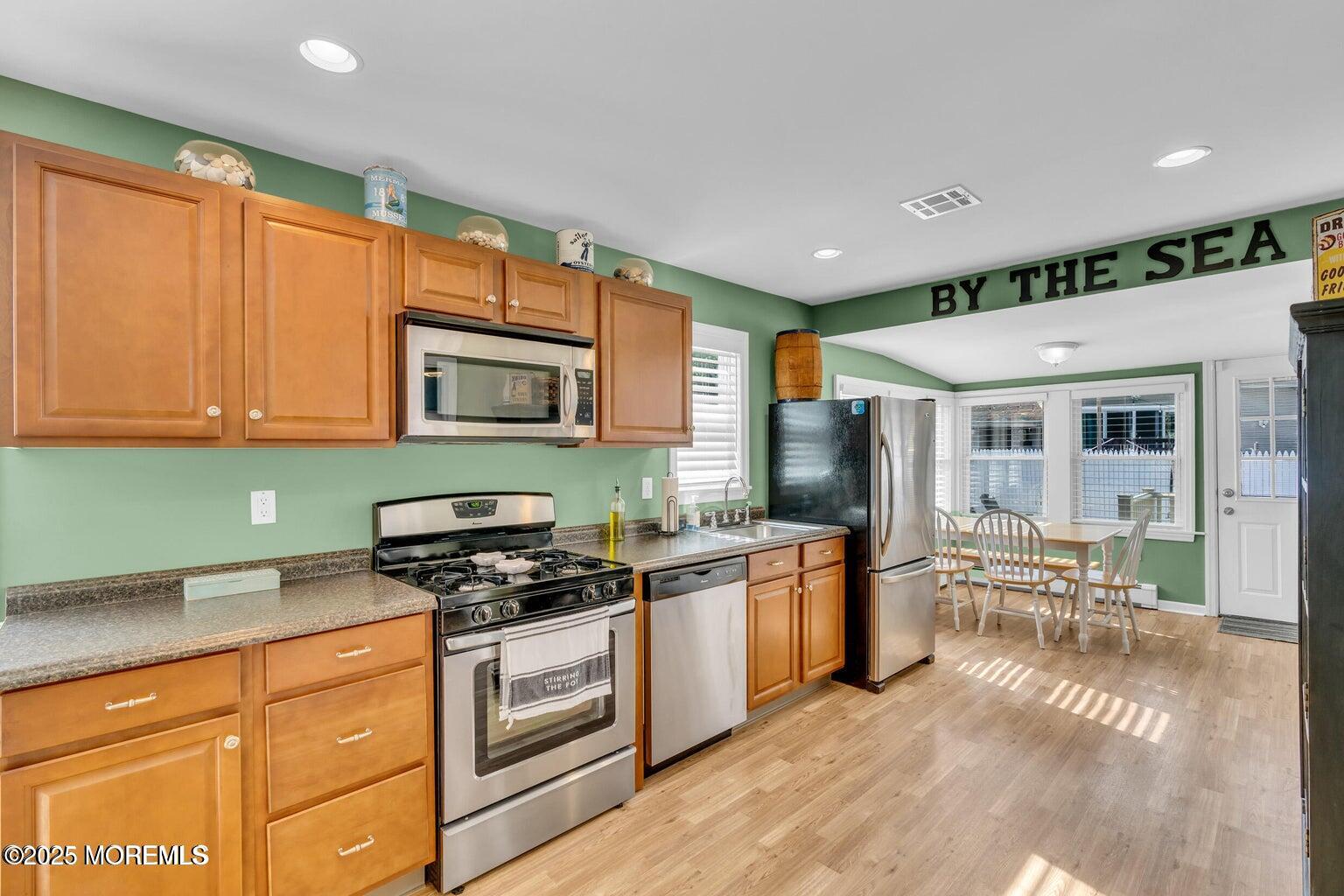 124 Mathis Drive Brick, NJ 08723 - Photo 13 of 35 kitchen
