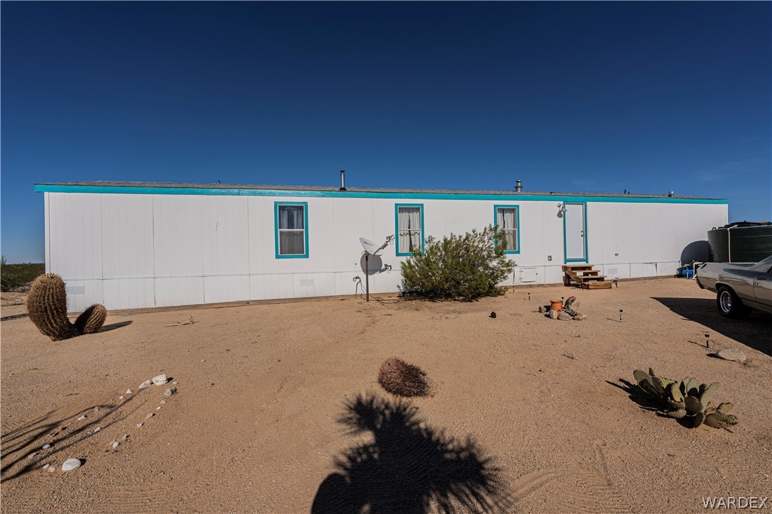 18208 South Custer Road Yucca, AZ 86438 - Photo 7 of 42