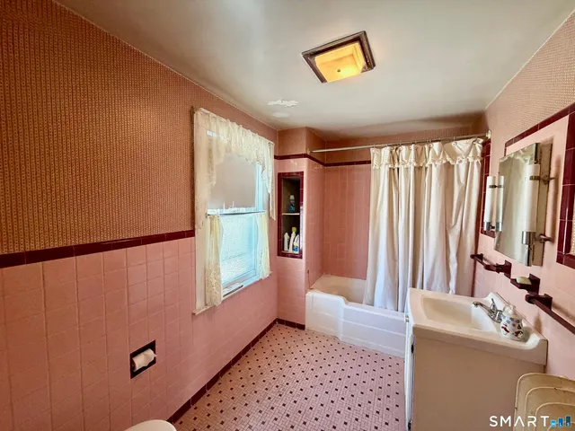 $275,000 | 51 Beecher Avenue, Waterbury, CT 06705