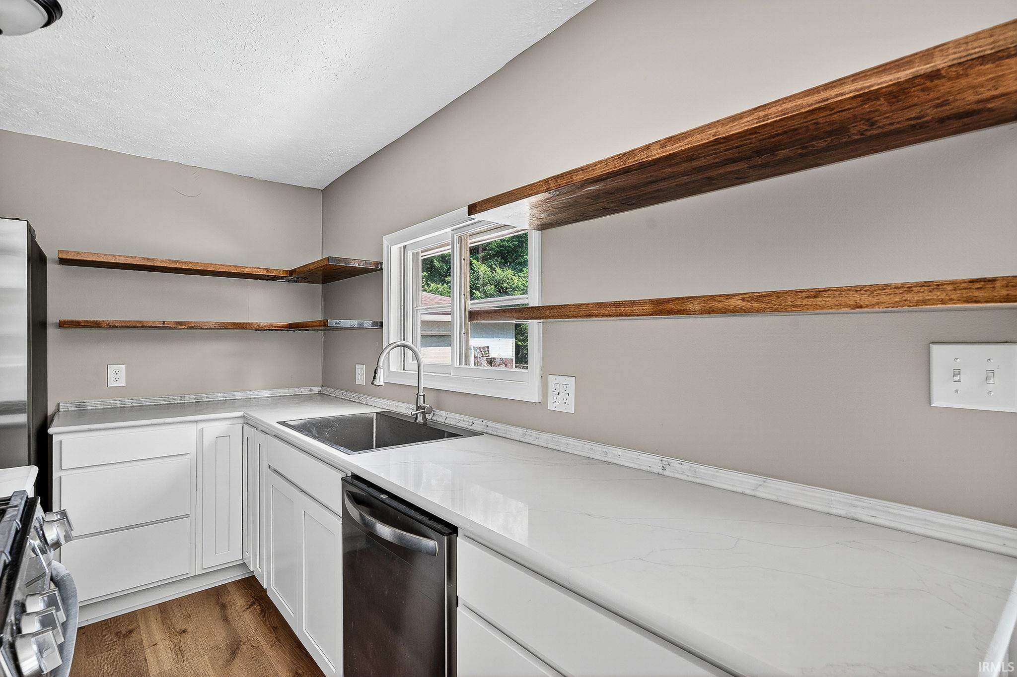 56904 Sundown Road South Bend, IN 46619 - Photo 8 of 26 Gallery Image 8