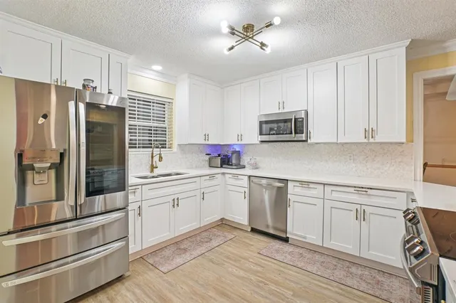 $2,195 | 634 Rickey Canyon Avenue, DeSoto, TX 75115