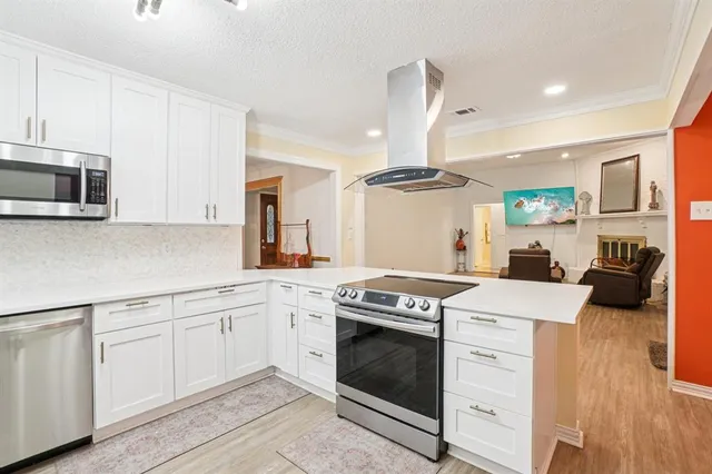 $2,195 | 634 Rickey Canyon Avenue, DeSoto, TX 75115