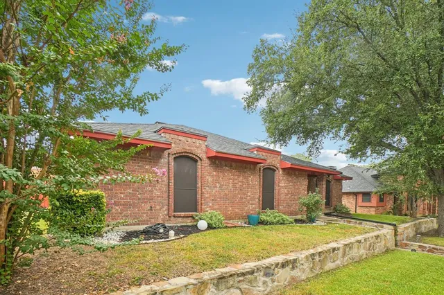 $2,195 | 634 Rickey Canyon Avenue, DeSoto, TX 75115