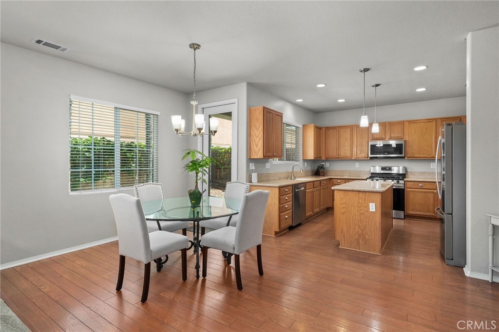 33934 Lily Road Yucaipa, CA 92399 - Photo 13 of 47 Kitchen