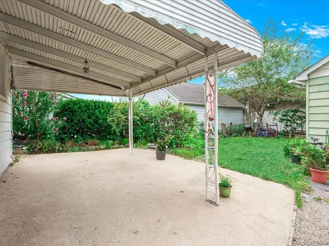 $775,000 | 555 North 1st Street, New Hyde Park, NY 11001