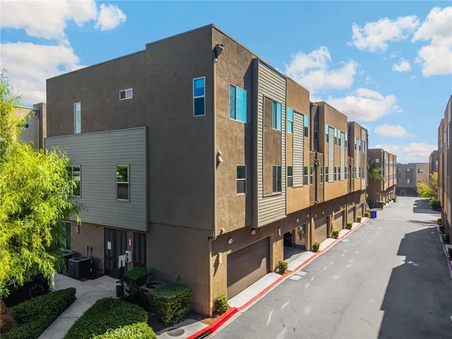 $649,000 | 746 Farrier Way, Upland, CA 91786