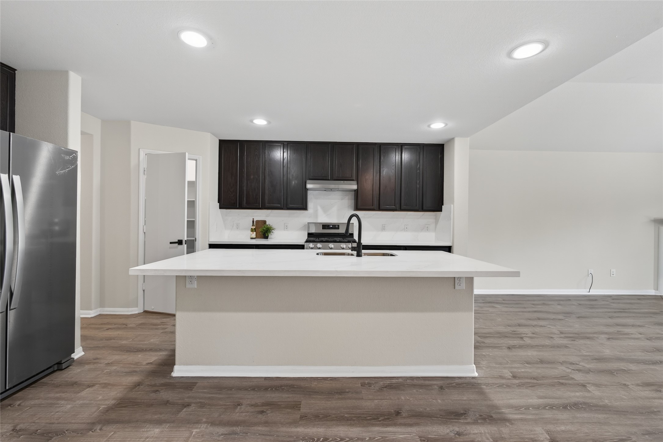2306 Garden Square Path Spring, TX 77386 - Photo 13 of 50 Beautiful Kitchen with new quartz counters and NEW appliances