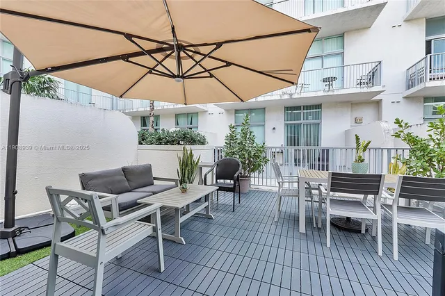 $349,900 | 2100 Van Buren Street, Unit 102, Hollywood, FL 33020