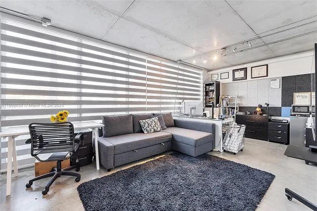 $349,900 | 2100 Van Buren Street, Unit 102, Hollywood, FL 33020