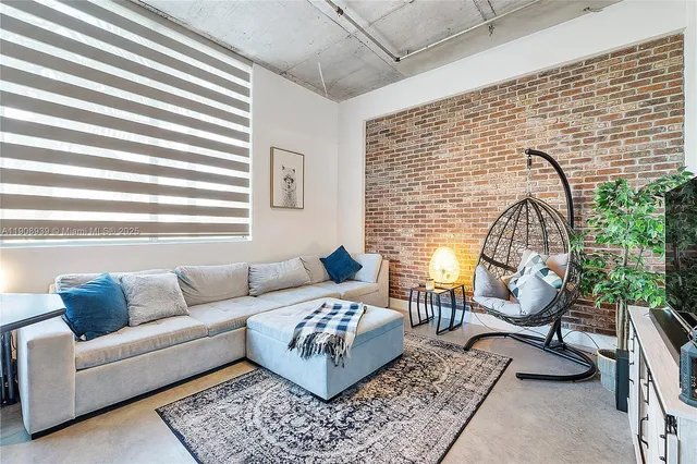 $349,900 | 2100 Van Buren Street, Unit 102, Hollywood, FL 33020